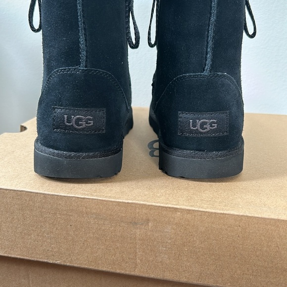 UGG Kids 4 Classic Short Dual Zip Black Uggs - Picture 5 of 7